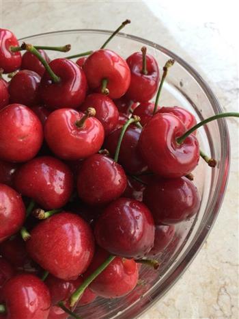 homemade cherry jam自制樱桃果酱的做法步骤1