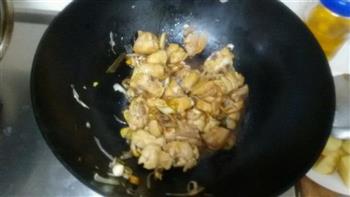 好吃的土豆焖鸡块，简易做法的做法步骤5
