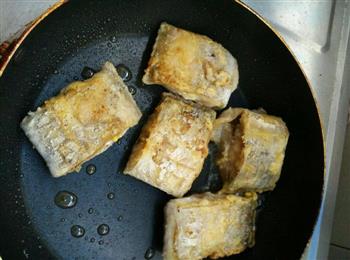 香辣干煎带鱼的做法步骤7