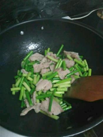 蒜苔炒肉片的做法步骤4