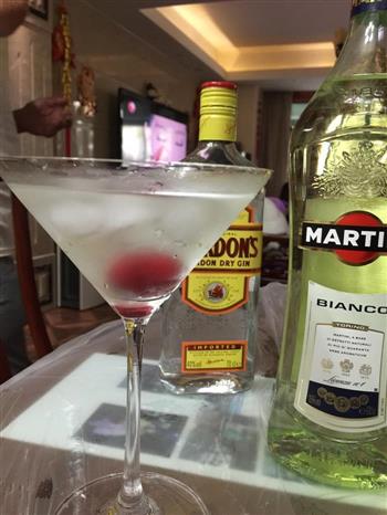 martini鸡尾酒调酒马天尼的做法步骤2