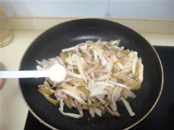 白灵菇榨菜炒肉丝的做法步骤9