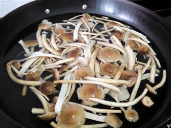 香辣干锅茶树菇的做法图解3
