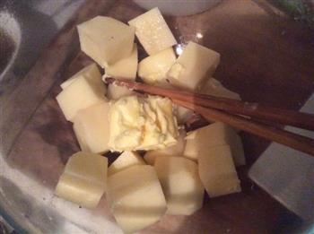 黄油培根烤土豆的做法图解2