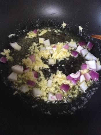 蒜蓉黄油芝士焗龙虾的做法步骤4