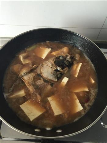 鱼头炖豆腐的做法步骤7