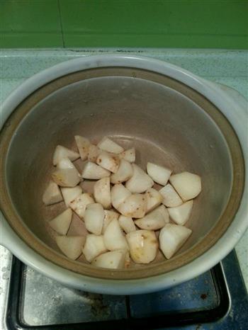 椰汁香芋鸡腿煲的做法步骤2