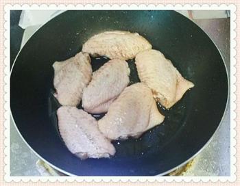 黑胡椒盐煎鸡翅的做法步骤2