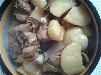 香菇土豆烧鸡腿的做法步骤5