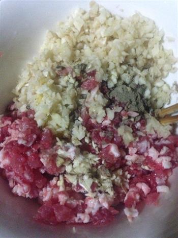 牛肉海鲜菇生煎包的做法步骤3