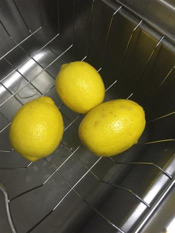 最养颜的蜂蜜柠檬茶的做法步骤2