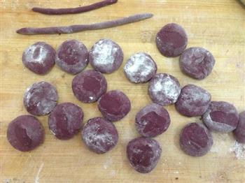 紫薯蔷薇馒头的做法步骤3