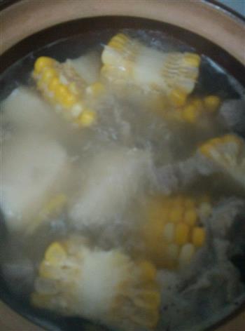 山药玉米排骨汤的做法图解2