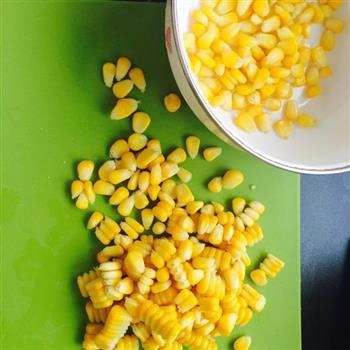 蛋黄椒盐玉米粒的做法步骤2