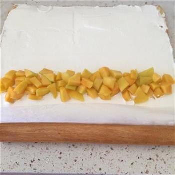 芒果蛋糕小卷的做法步骤13
