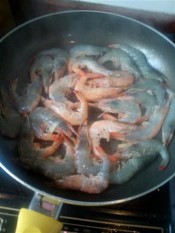超入味简单油闷大虾的做法步骤3