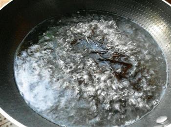 凉拌蕨根粉的做法步骤2