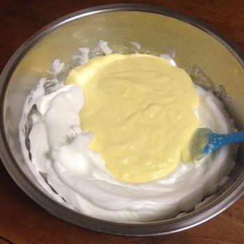 低糖酸奶戚风蛋糕的做法步骤11