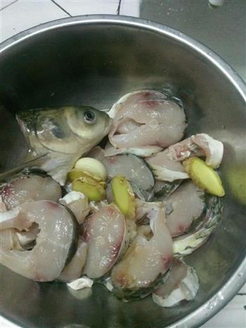 年夜饭必备――清蒸孔雀开屏鱼的做法步骤3
