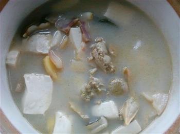 咸肉河蚌豆腐汤的做法步骤7