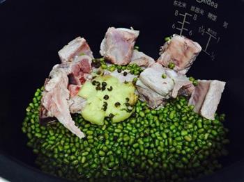 绿豆排骨汤的做法步骤1