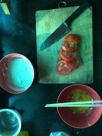番茄鸡蛋面疙瘩的做法步骤1