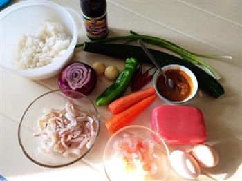 酸辣鲜香泰式海鲜炒饭的做法步骤1