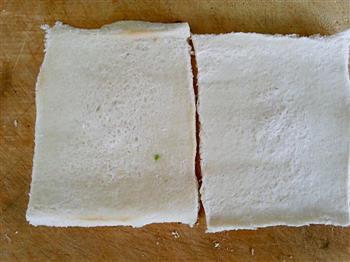 创意早餐-面包肉松被蛋卷的做法步骤3