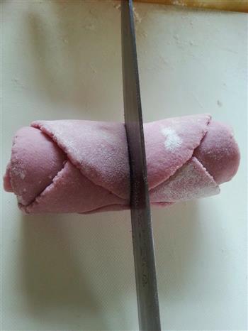 奶香紫薯玫瑰花卷的做法步骤4