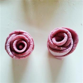 奶香紫薯玫瑰花卷的做法步骤5