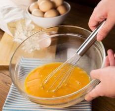 荷仙菇蛋花汤的做法步骤1