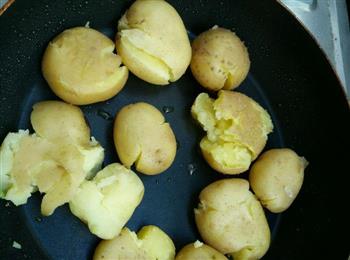 香煎小土豆的做法步骤5