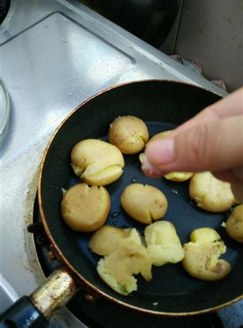 香煎小土豆的做法步骤6