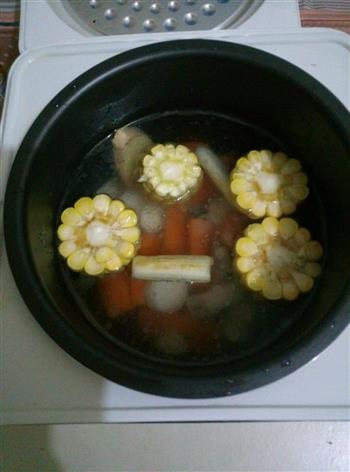 玉米山药胡萝卜汤的做法图解5