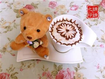咖啡拉花-雏菊的做法步骤4