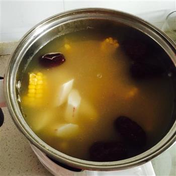 棒骨山药玉米汤的做法步骤3
