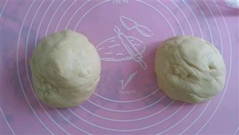 向日葵豆沙面包的做法图解2