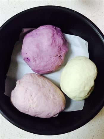 渐变紫薯牛奶玫瑰花馒头的做法步骤3