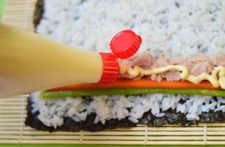 金枪鱼手卷寿司的做法步骤6