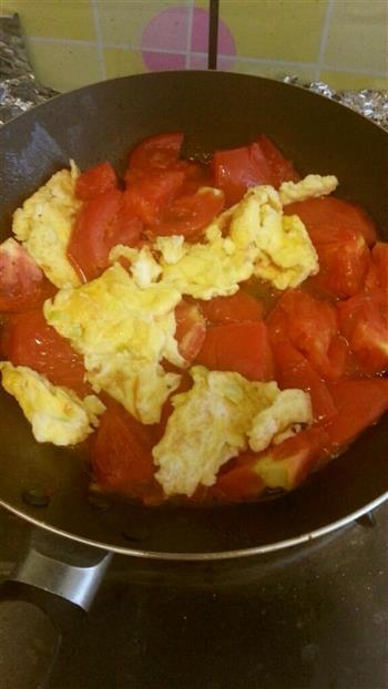 西红柿炒鸡蛋的做法步骤6
