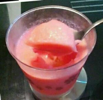 简单易做的草莓果冻的做法图解2