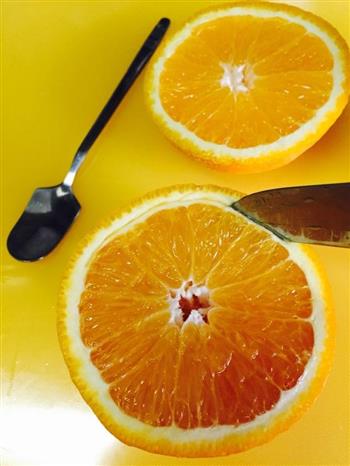 橙盅水果酸奶的做法图解2