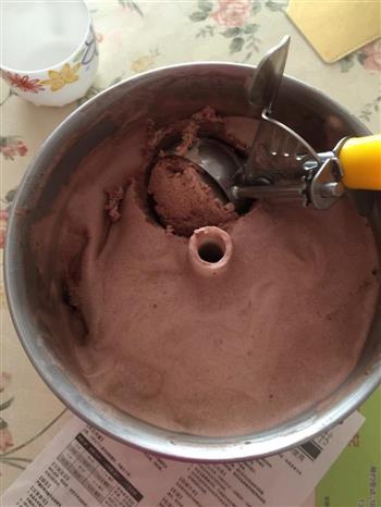 巧克力冰淇淋的做法图解1