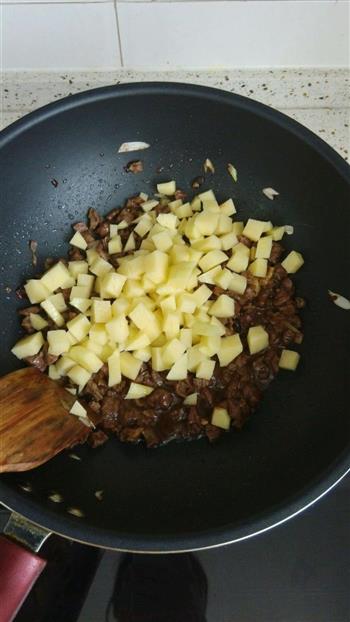 土豆牛肉焖饭的做法步骤11