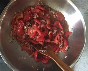 快手简单早餐-意大利番茄肉酱面的做法图解2