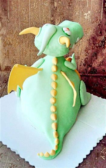 翻糖蛋糕-财神小恐龙的做法步骤20