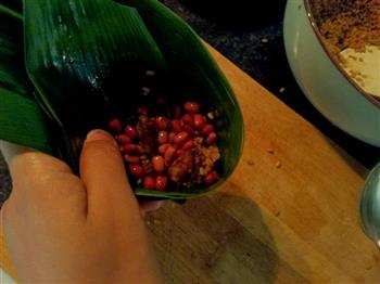 红豆腊肉粽的做法步骤4