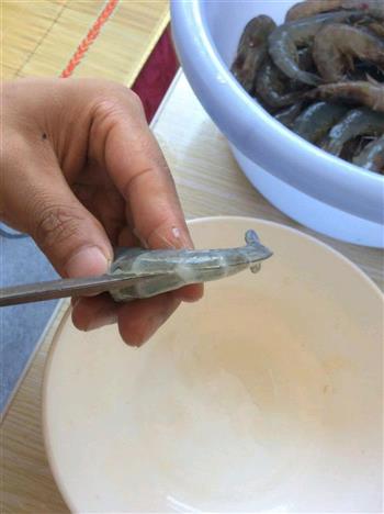 蒜香椒盐大虾的做法步骤3
