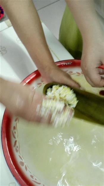 东北大黄米粽子的做法步骤4