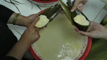 东北大黄米粽子的做法步骤5